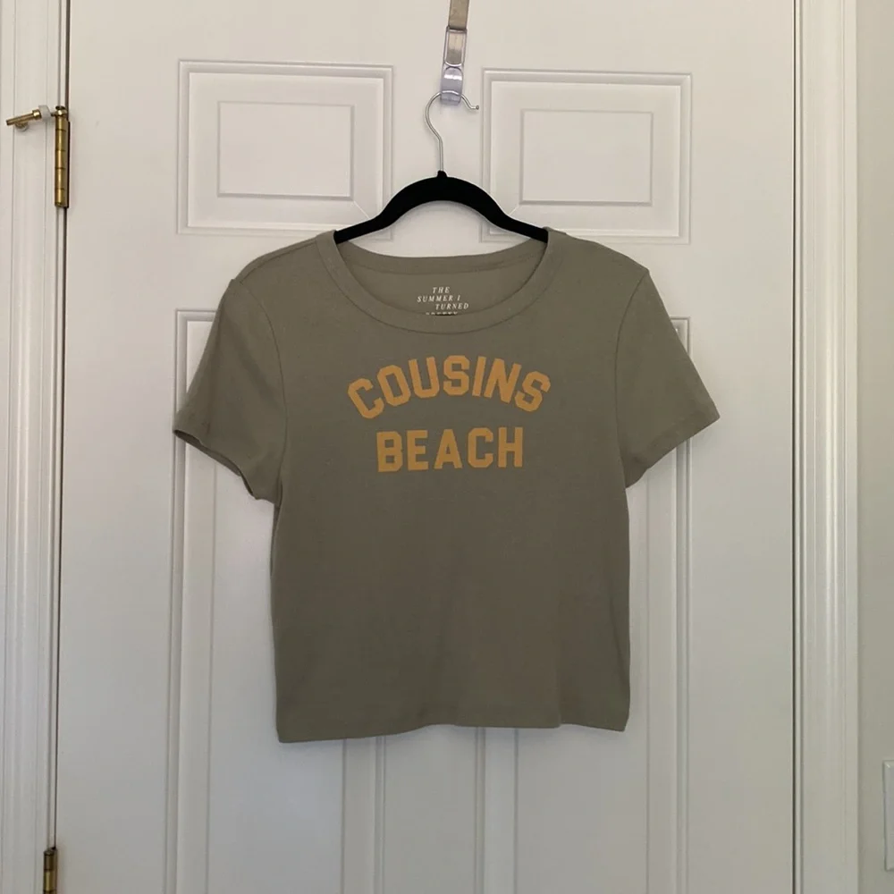 American Eagle The Summer I Turned Pretty Merch - Sage Green “Cousins Beach” Tee - Picture 3 of 5